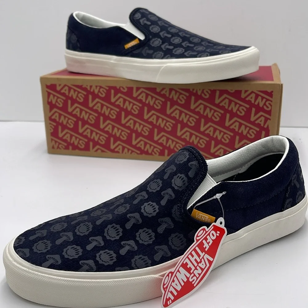 Vans Men’s Classic Slip-On
Trippy Cord Dark Navy
VN0A7Q5DDNV Sneakers - Picture 15 of 16